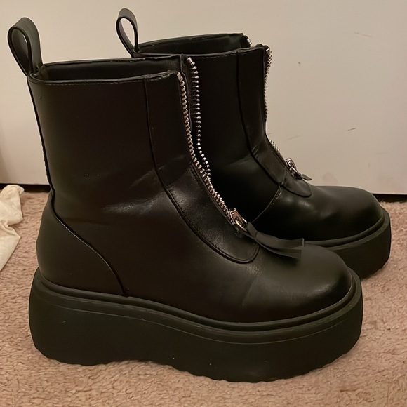 ASOS chunky zipper black leather boot booties size 5/35 the row lookalike - Picture 8 of 9